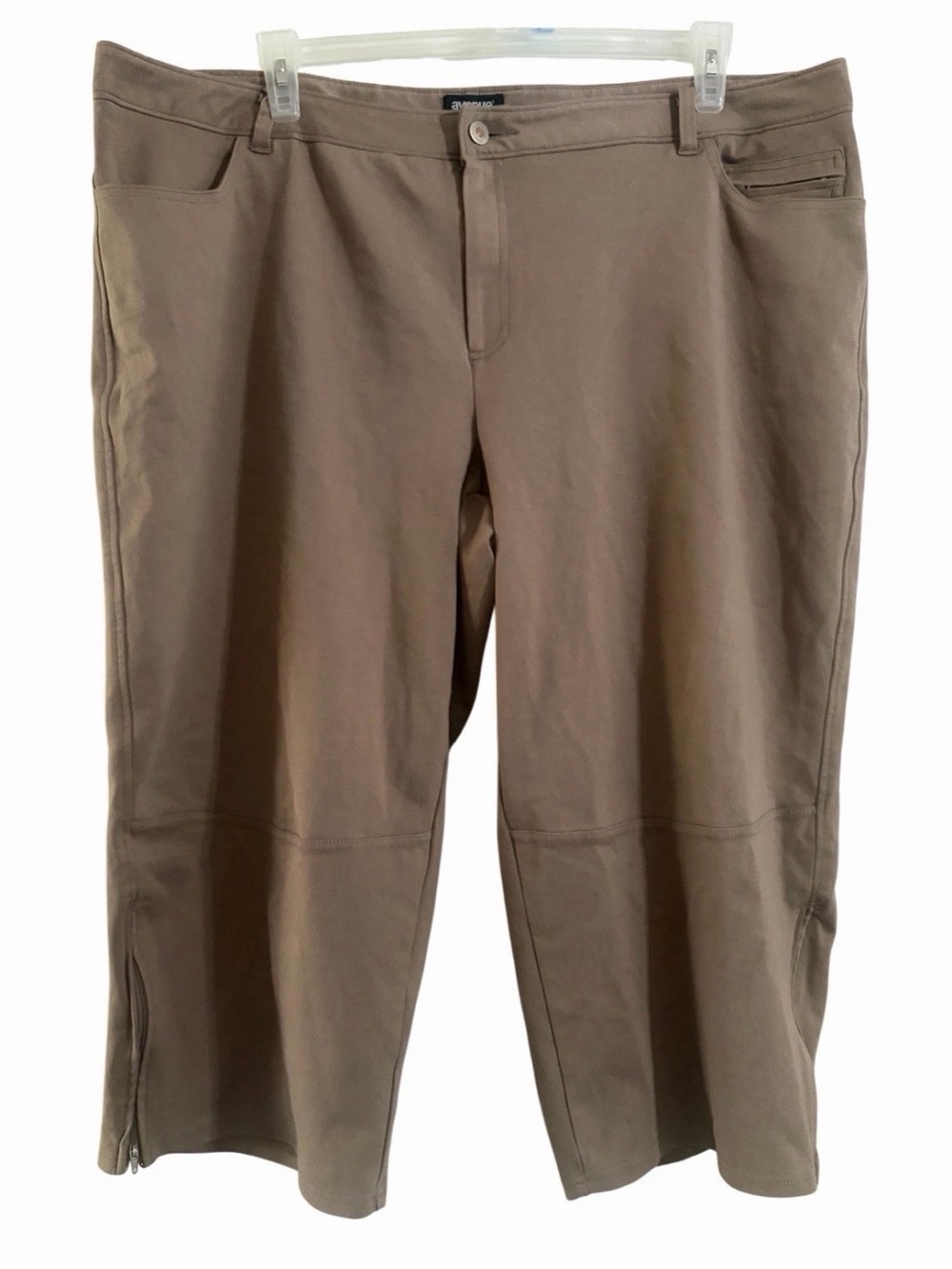 Avenue Stretch Plus Size 22/24 Taupe Capri Pants